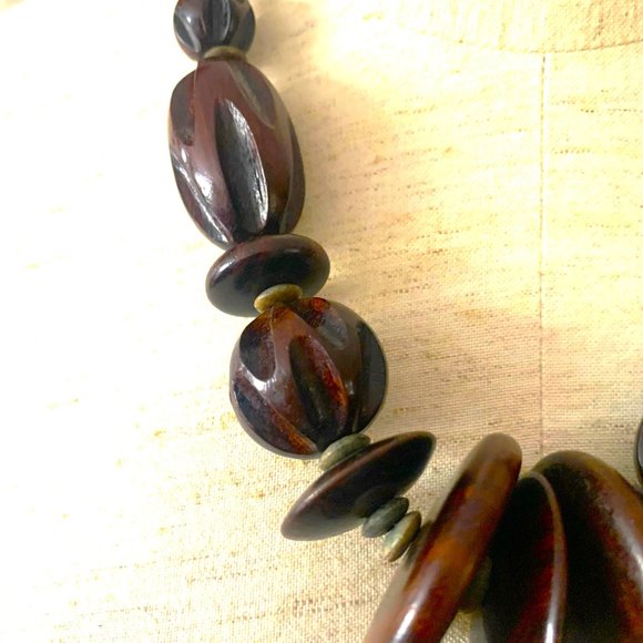 Vintage wooden bead necklace - Picture 2 of 4